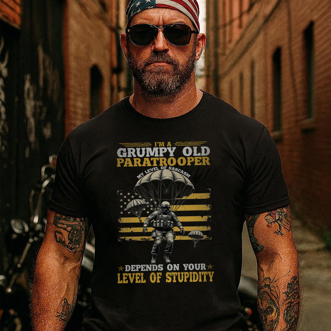 I’m a Grumpy Old Paratrooper My Sarcasm Depends on Your Level of Stupidity US Military Veteran T-Shirt