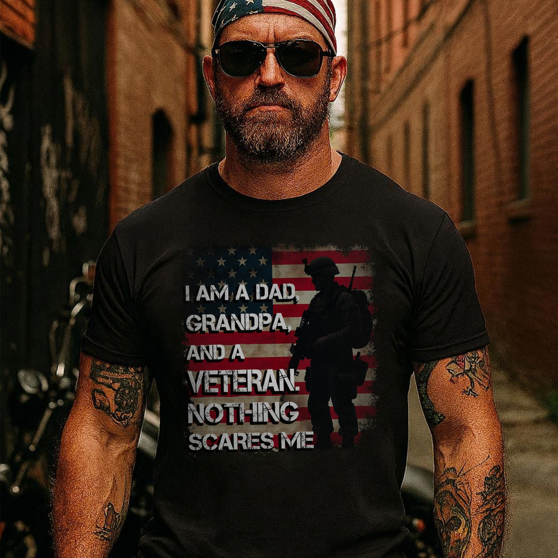 I Am a Dad Grandpa and a Veteran Nothing Scares Me US Military Patriotic T-Shirt