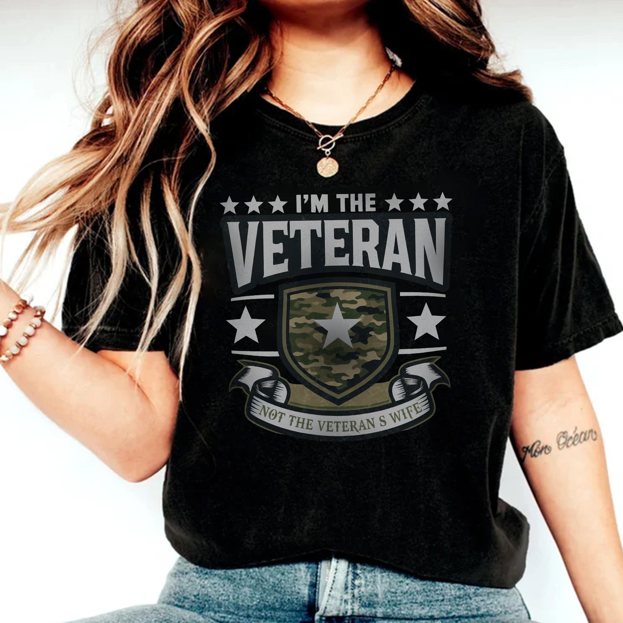 I’m the Veteran Not the Veteran’s Wife Proud US Military Patriotic T-Shirt