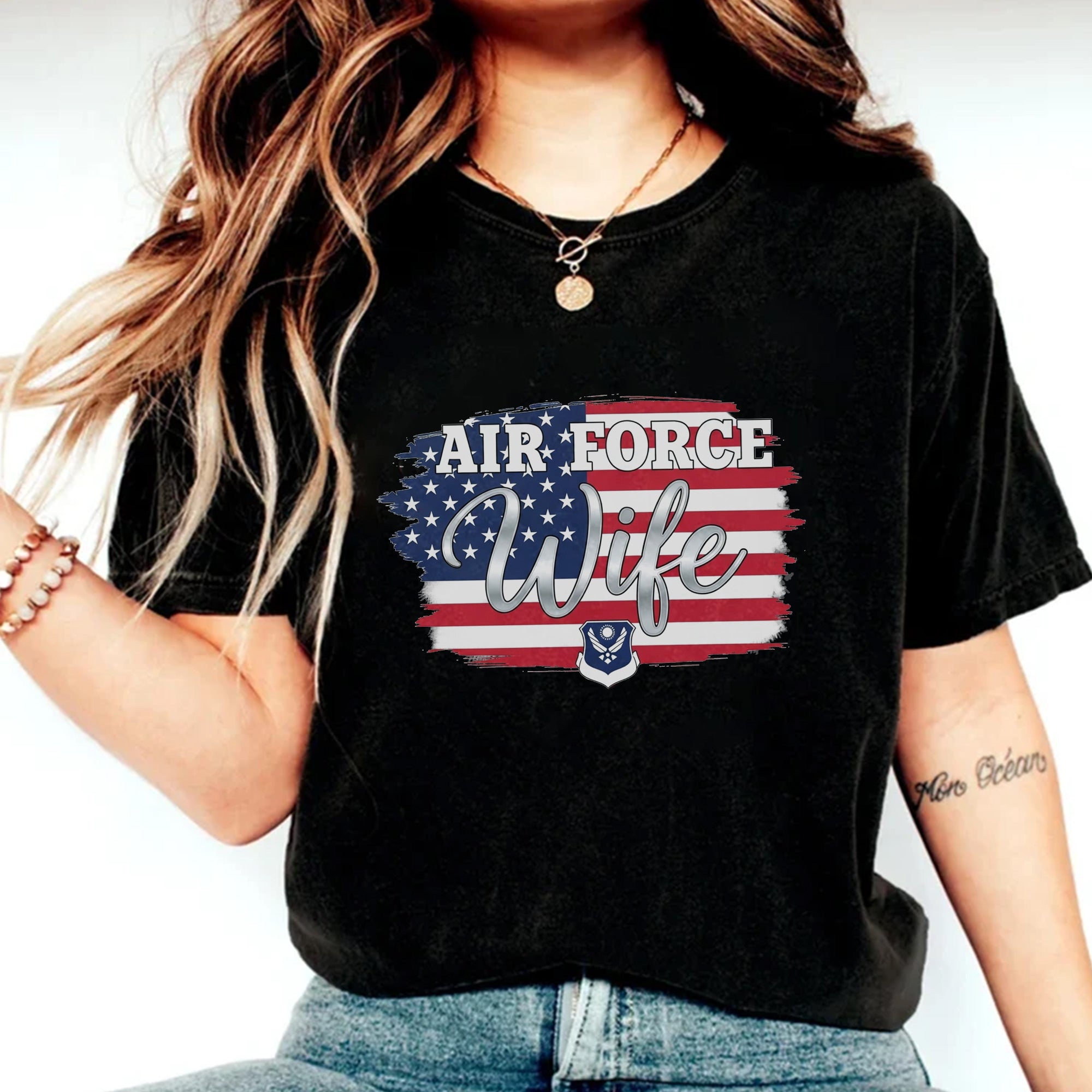 Air Force Wife US Military Patriotic Support Proud Military Family T-Shirt
