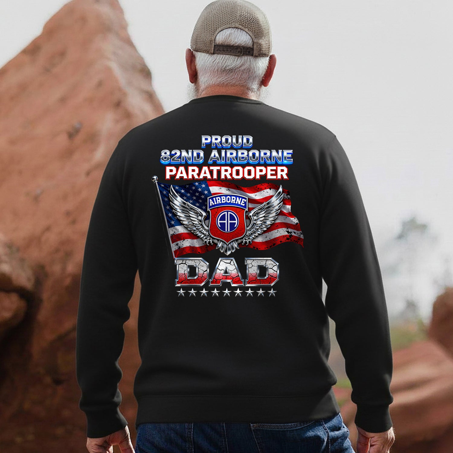 Proud 82nd Airborne Paratrooper Dad US Sweatshirt