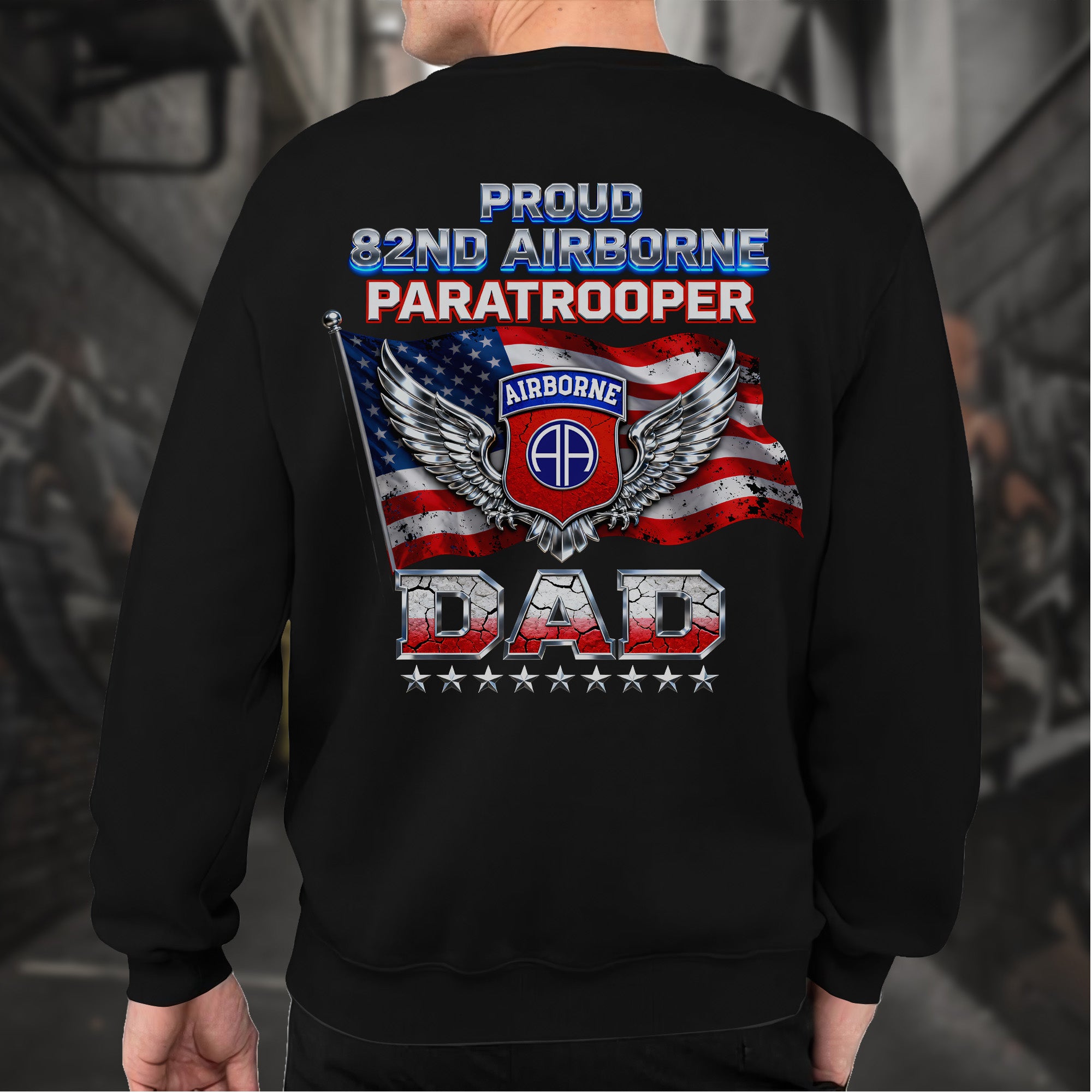 Proud 82nd Airborne Paratrooper Dad US Sweatshirt