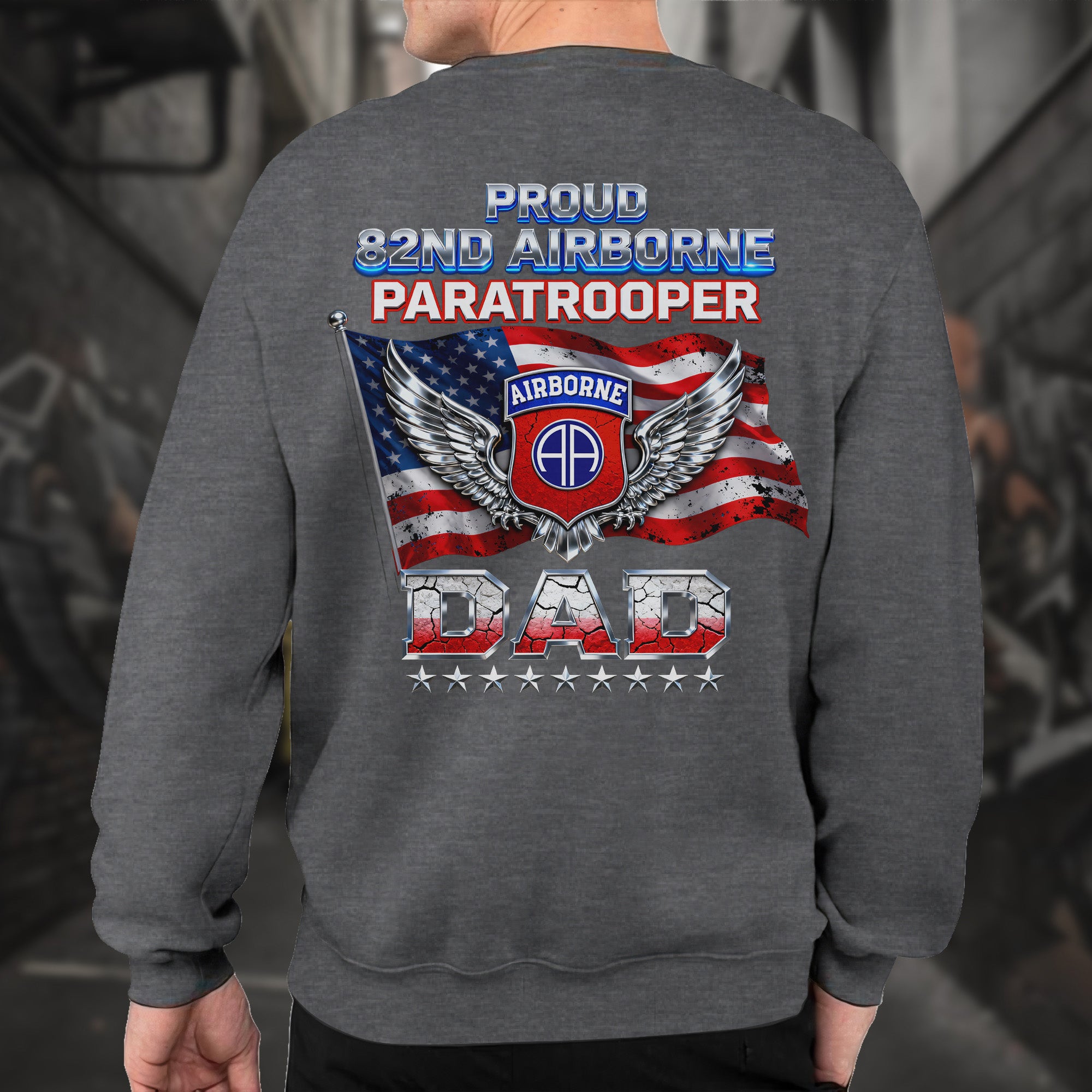 Proud 82nd Airborne Paratrooper Dad US Sweatshirt