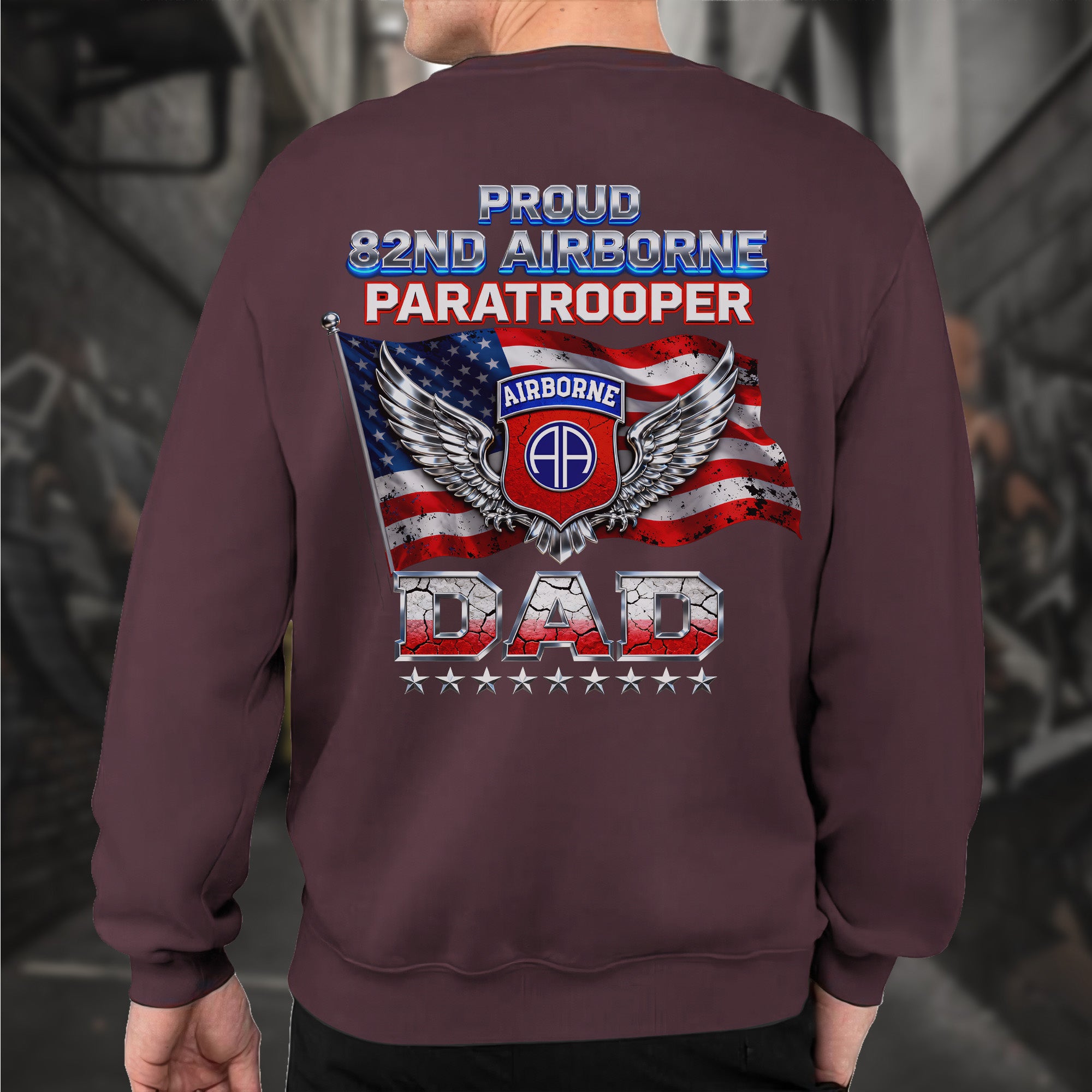 Proud 82nd Airborne Paratrooper Dad US Sweatshirt