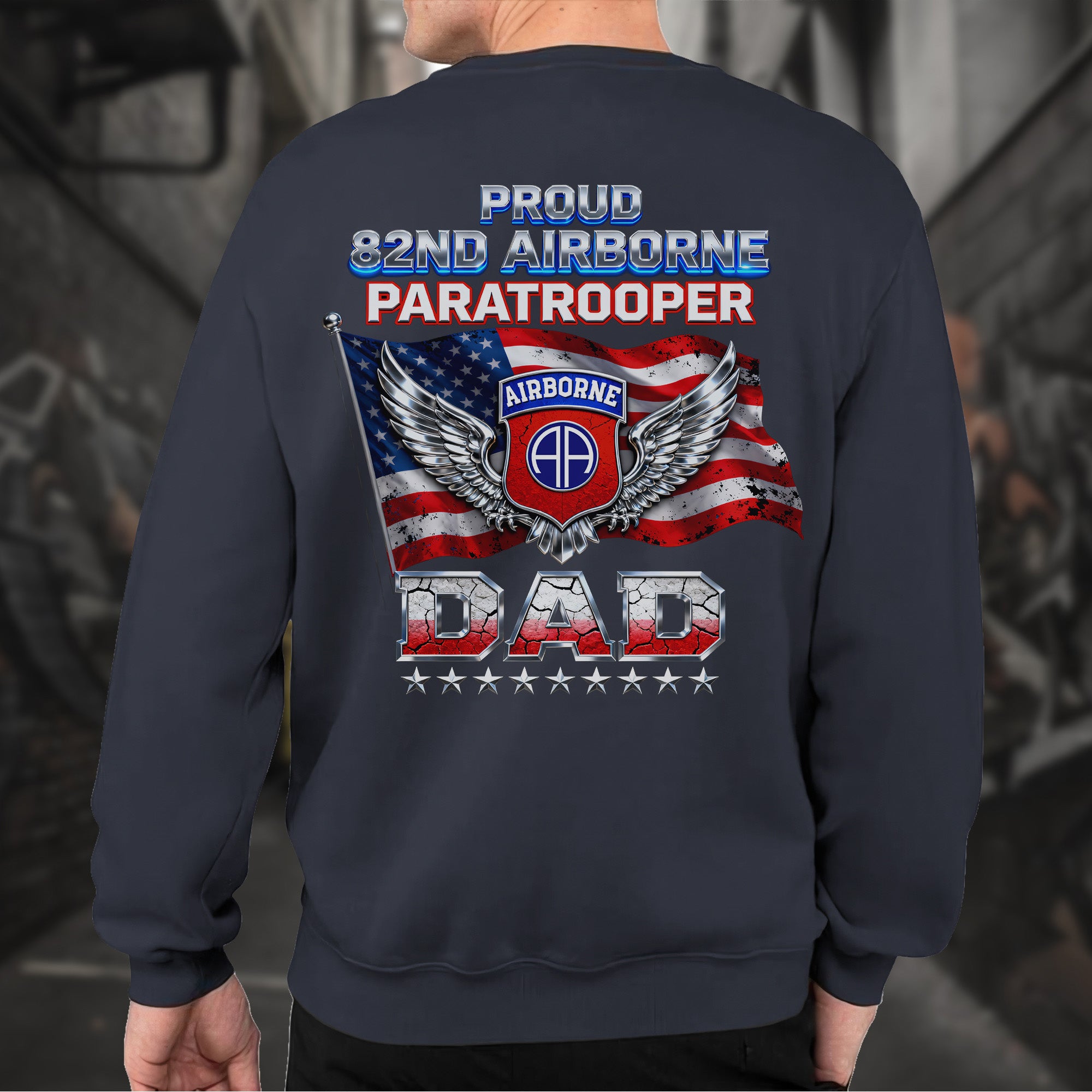 Proud 82nd Airborne Paratrooper Dad US Sweatshirt