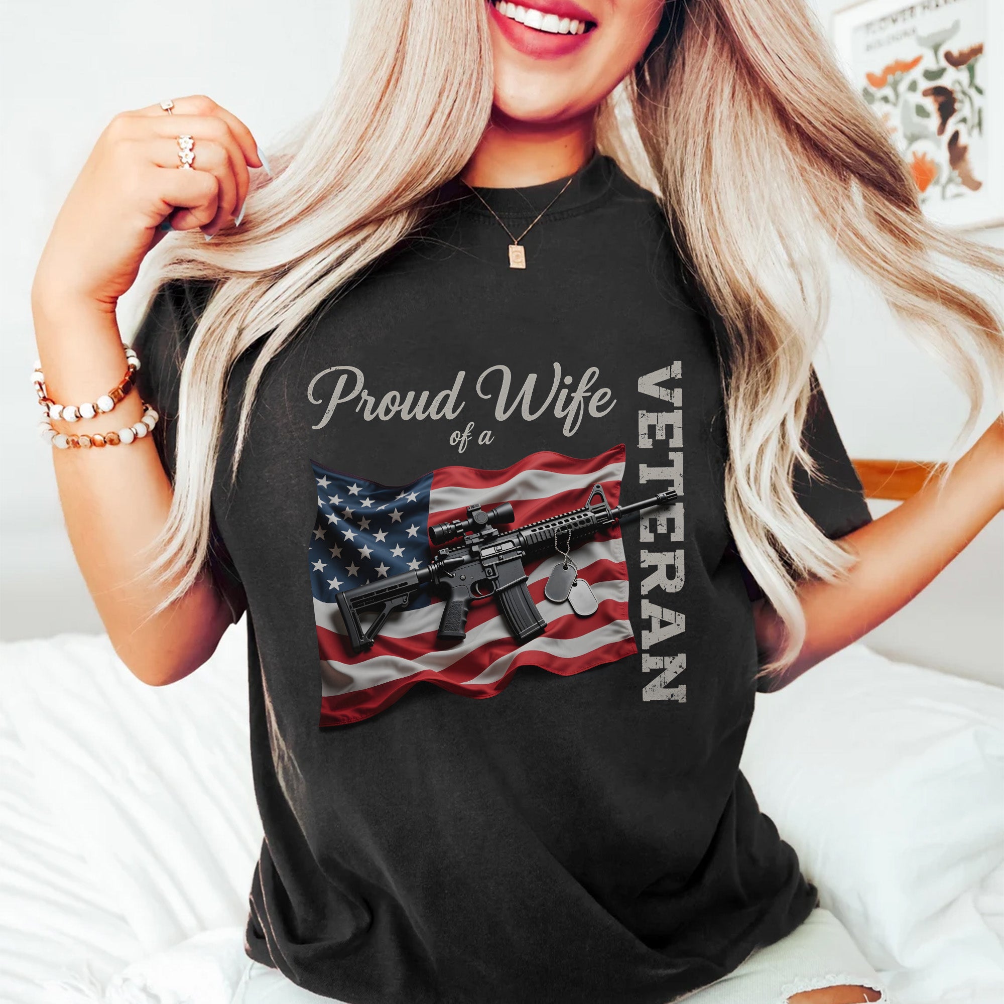 Proud Wife of a Veteran Strong Heart Loyal T-Shirt