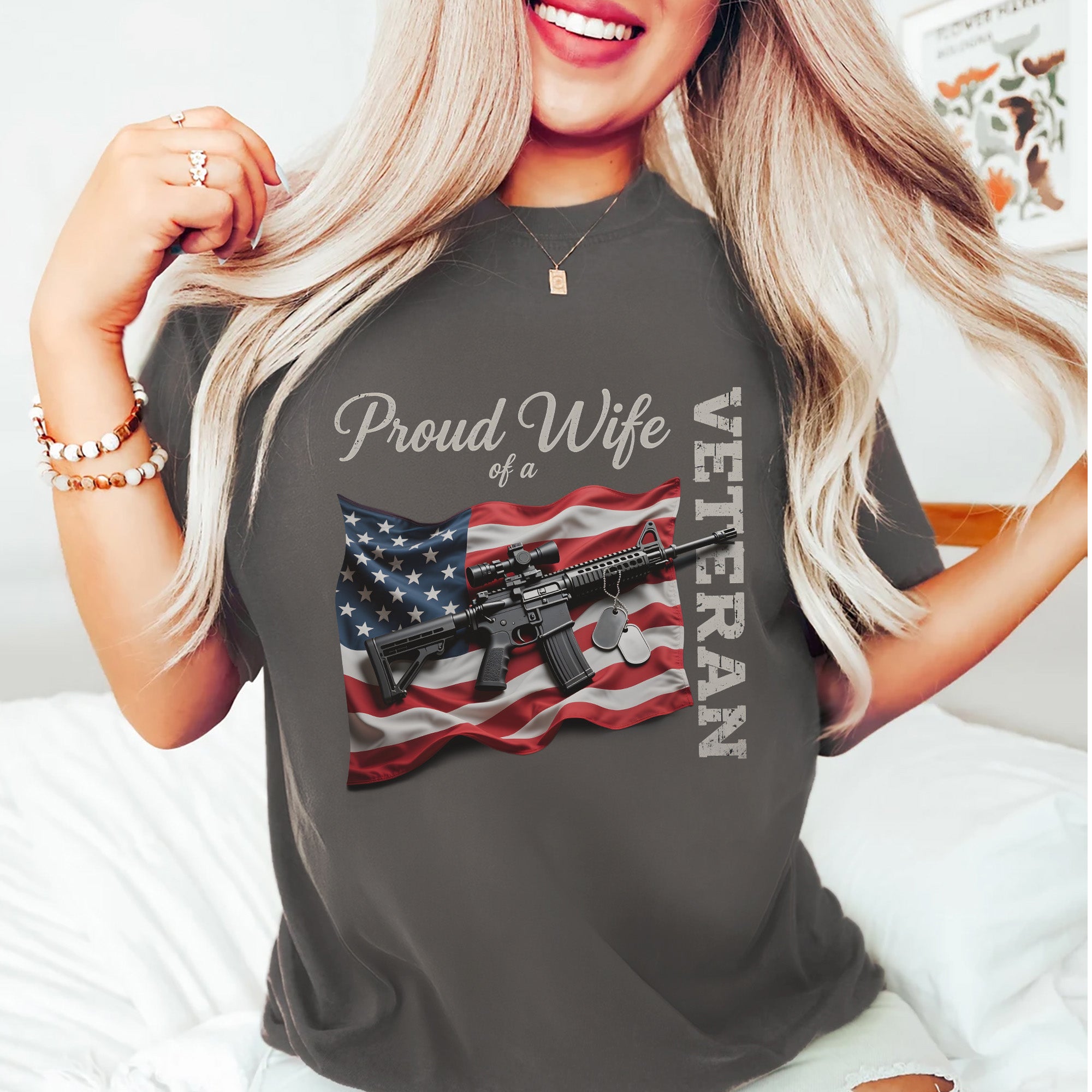 Proud Wife of a Veteran Strong Heart Loyal T-Shirt