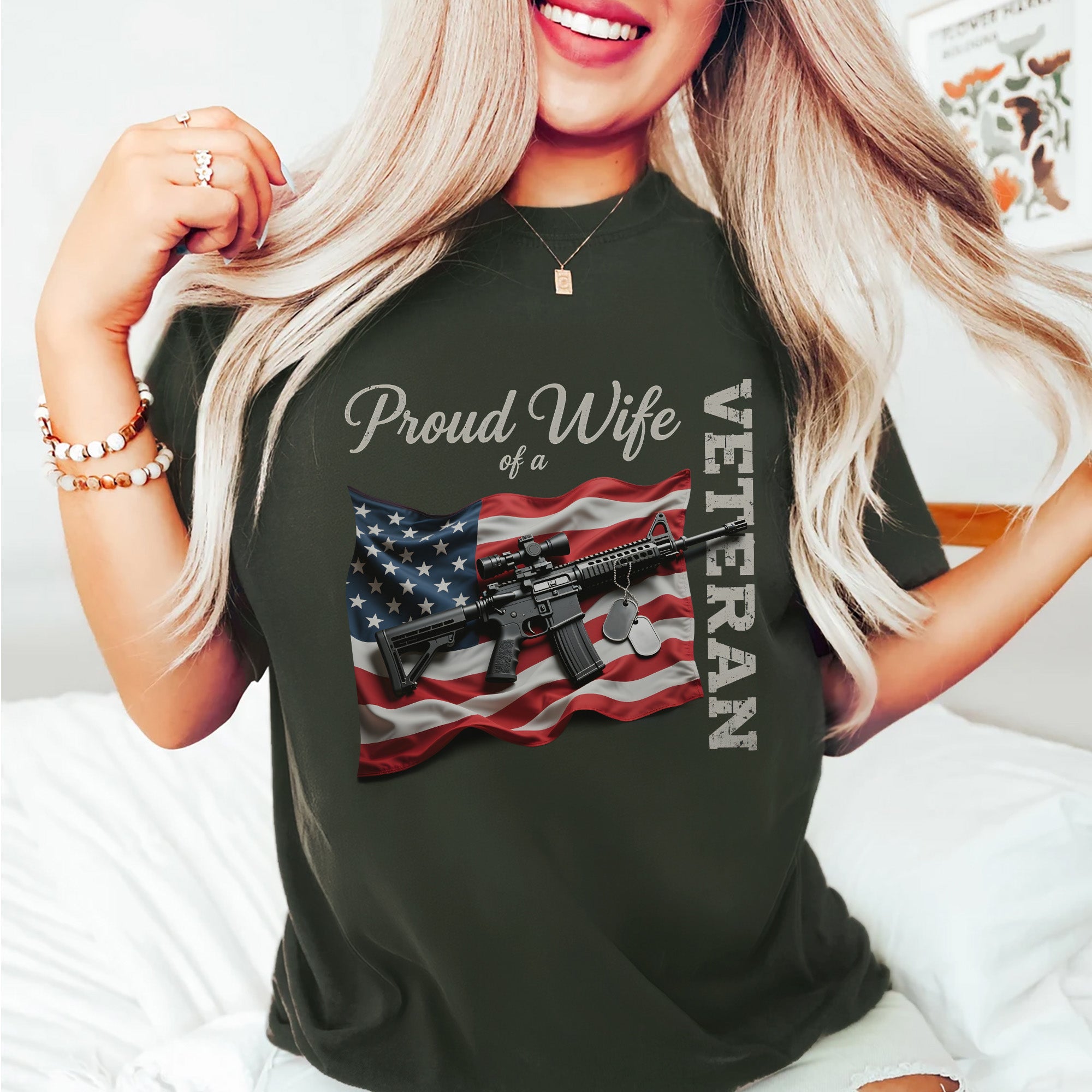 Proud Wife of a Veteran Strong Heart Loyal T-Shirt