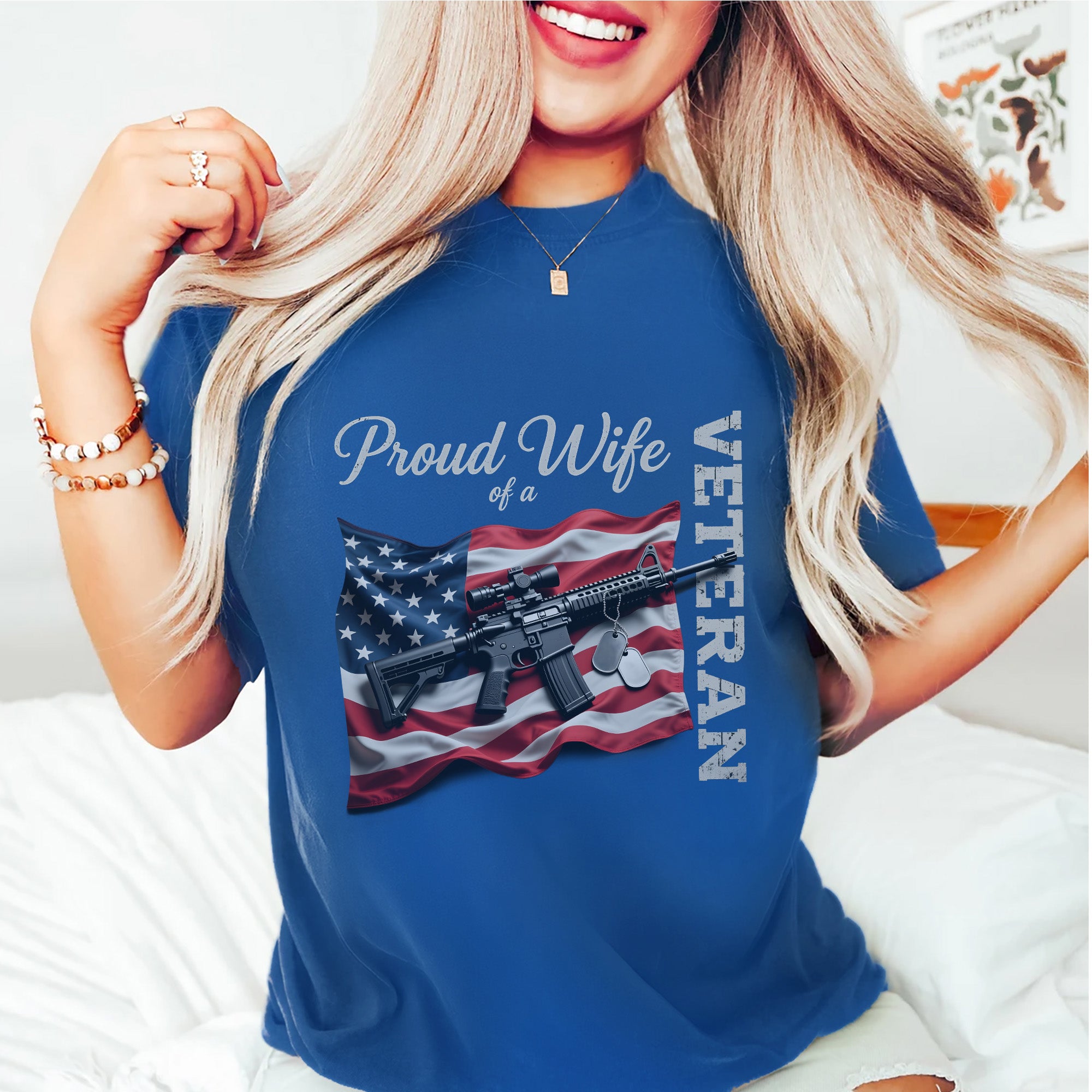 Proud Wife of a Veteran Strong Heart Loyal T-Shirt