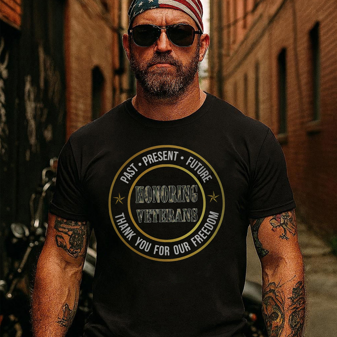 Past Present and Future Honoring Veterans Thank You for Our Freedom US Military Pride T-Shirt