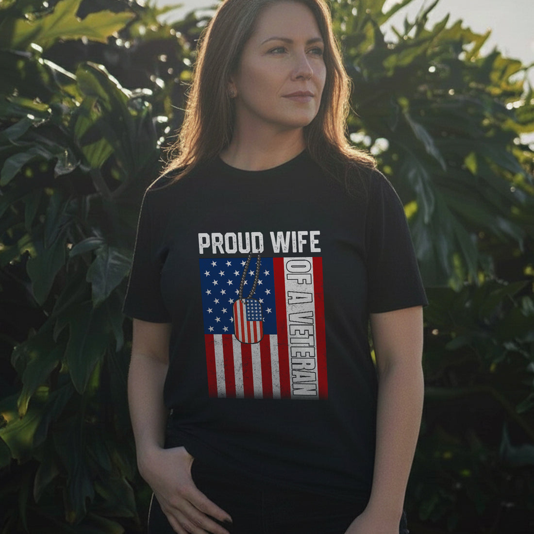 Proud Wife of a Veteran Military Design T-Shirt