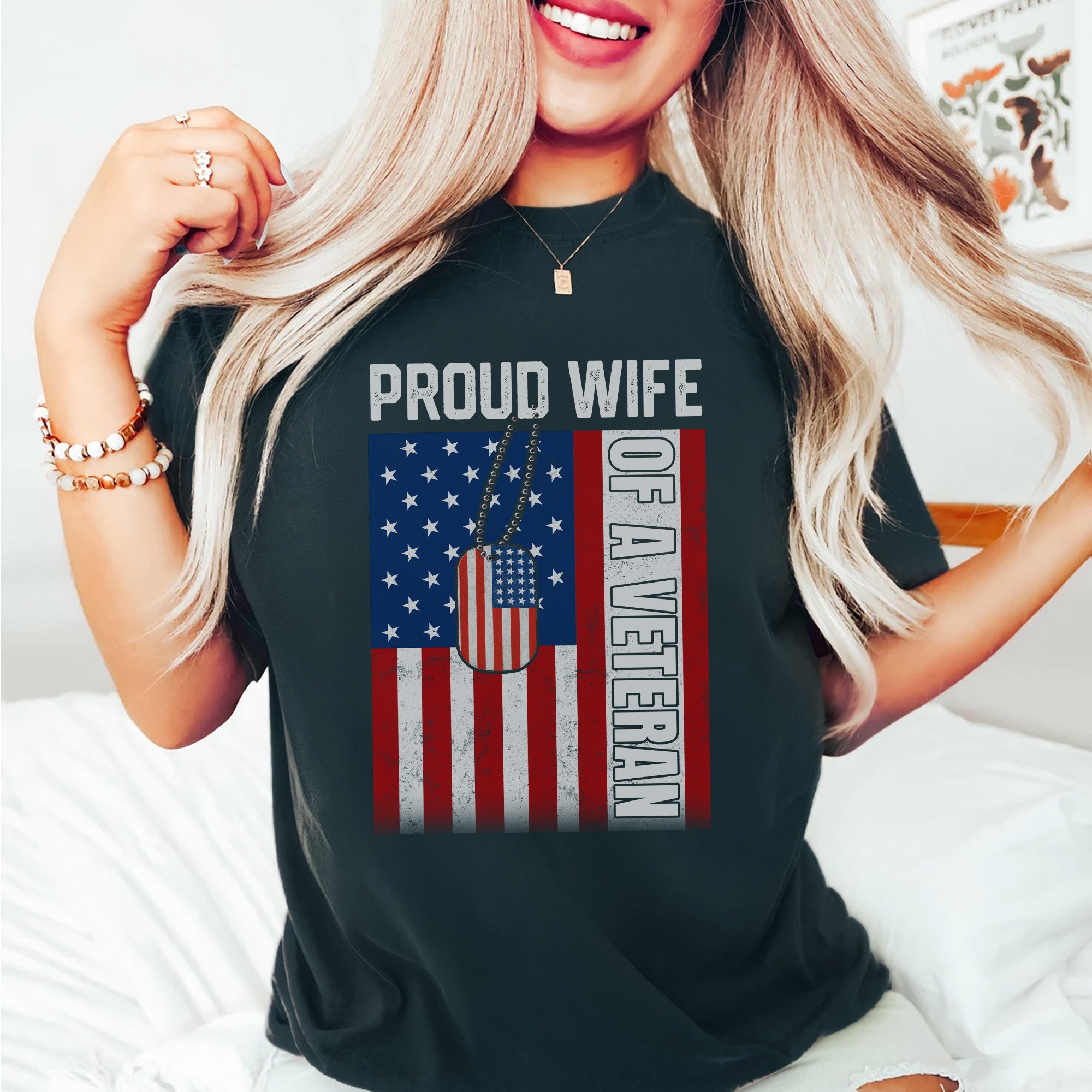 Proud Wife of a Veteran Military Design T-Shirt