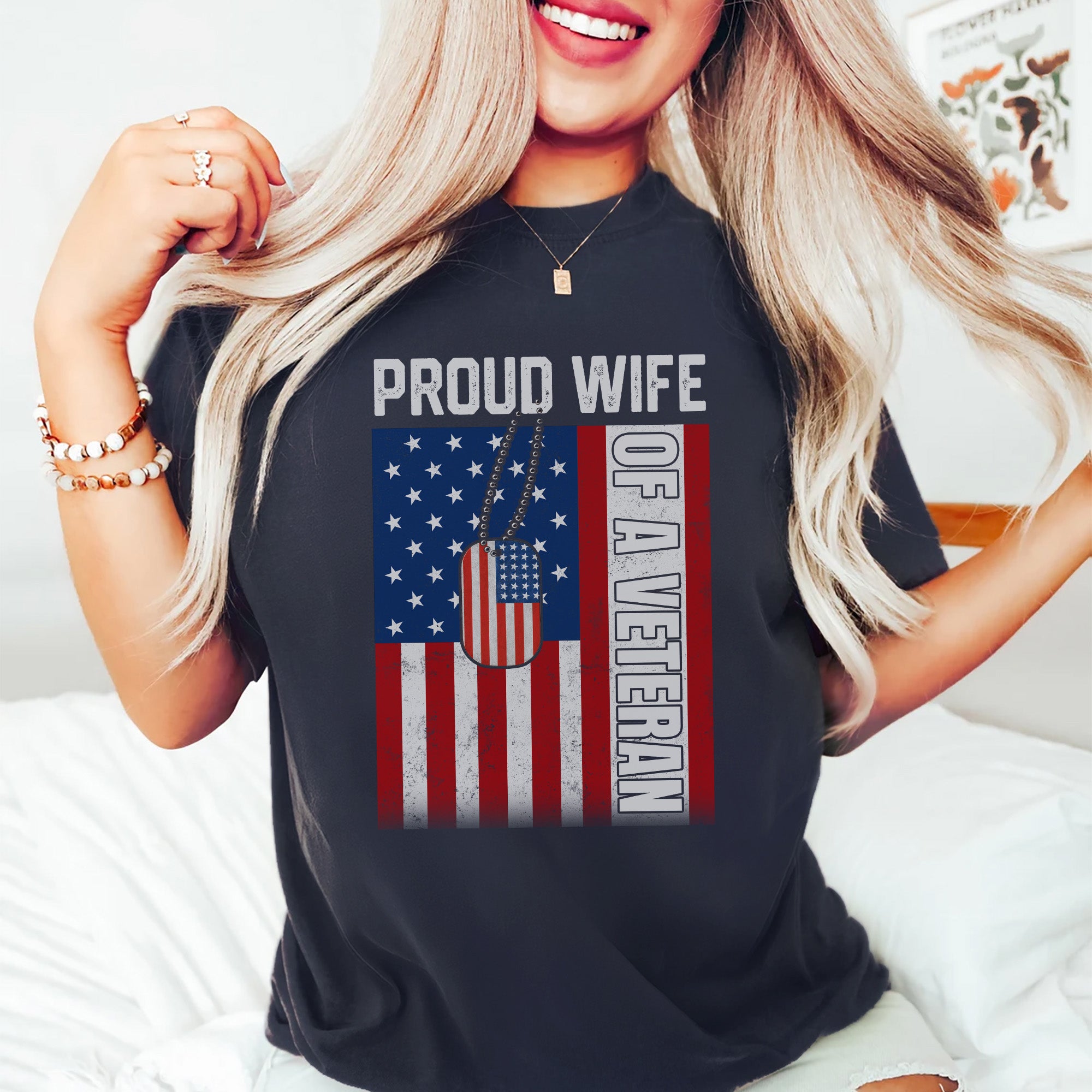 Proud Wife of a Veteran Military Design T-Shirt